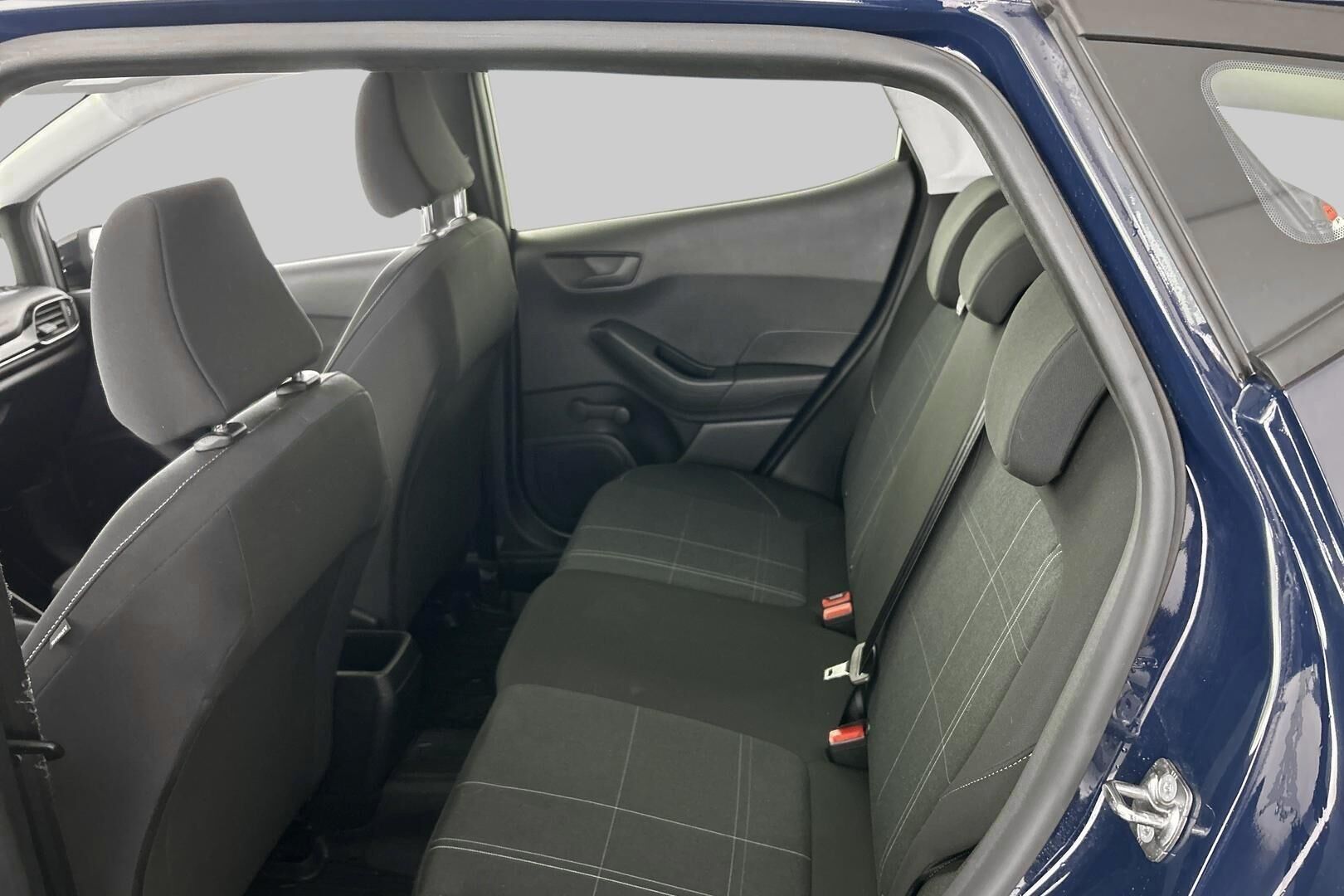 Ford Fiesta iso kuva 10