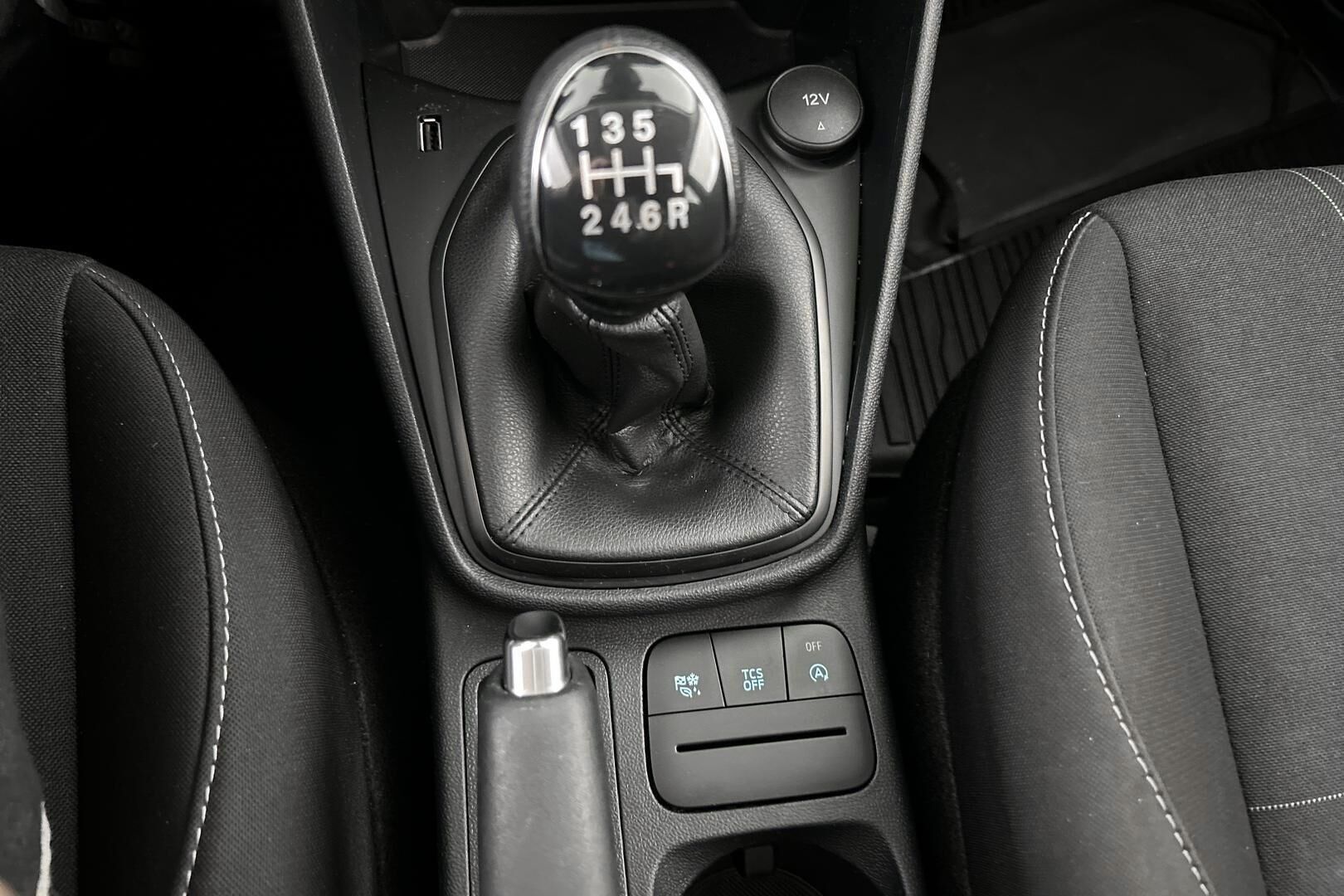 Ford Fiesta iso kuva 19