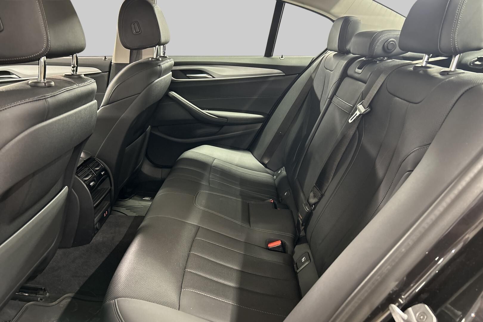 BMW 5-sarja iso kuva 7