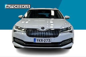 Skoda Superb esikatselu 2