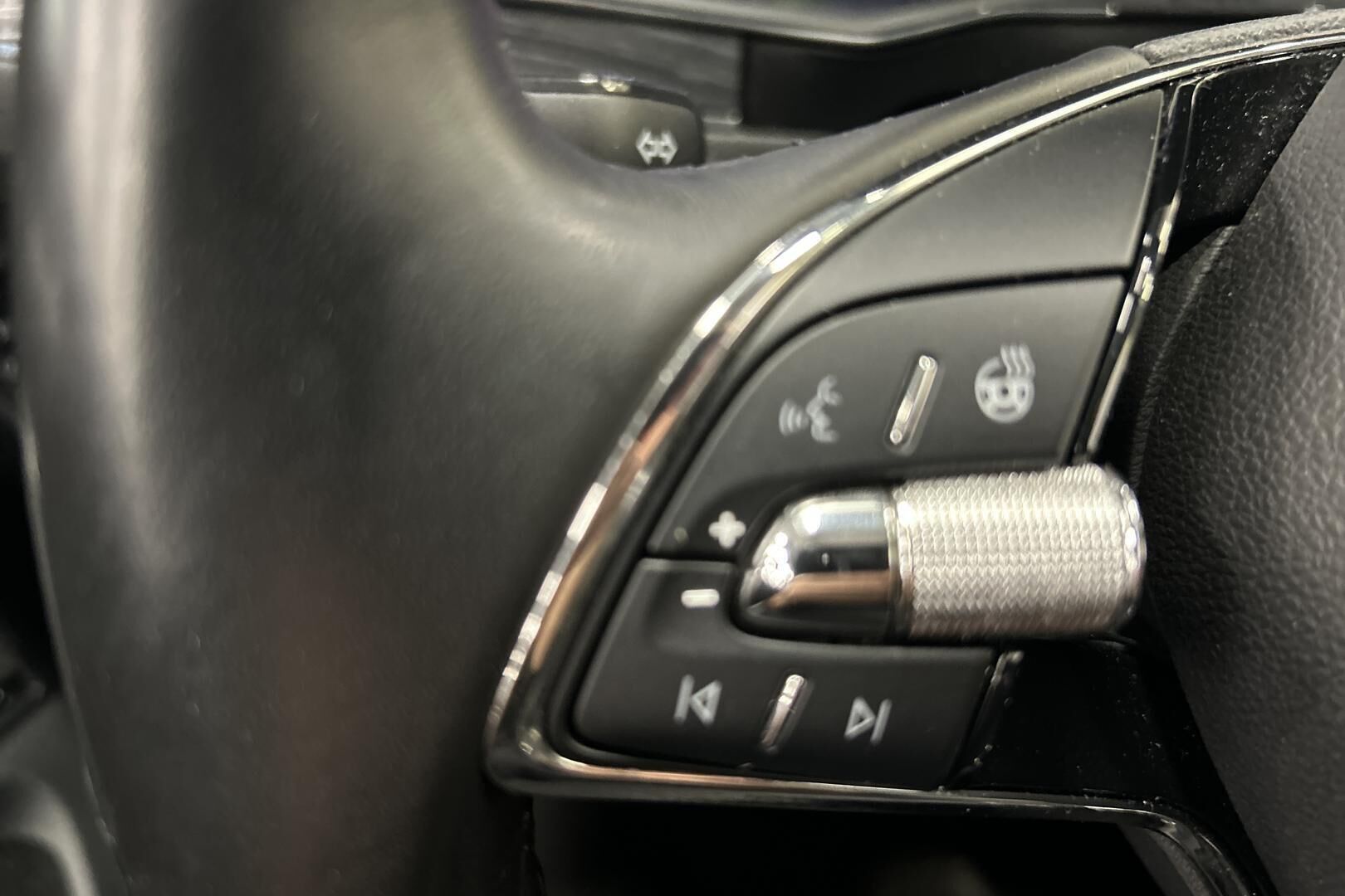 Skoda Superb iso kuva 24