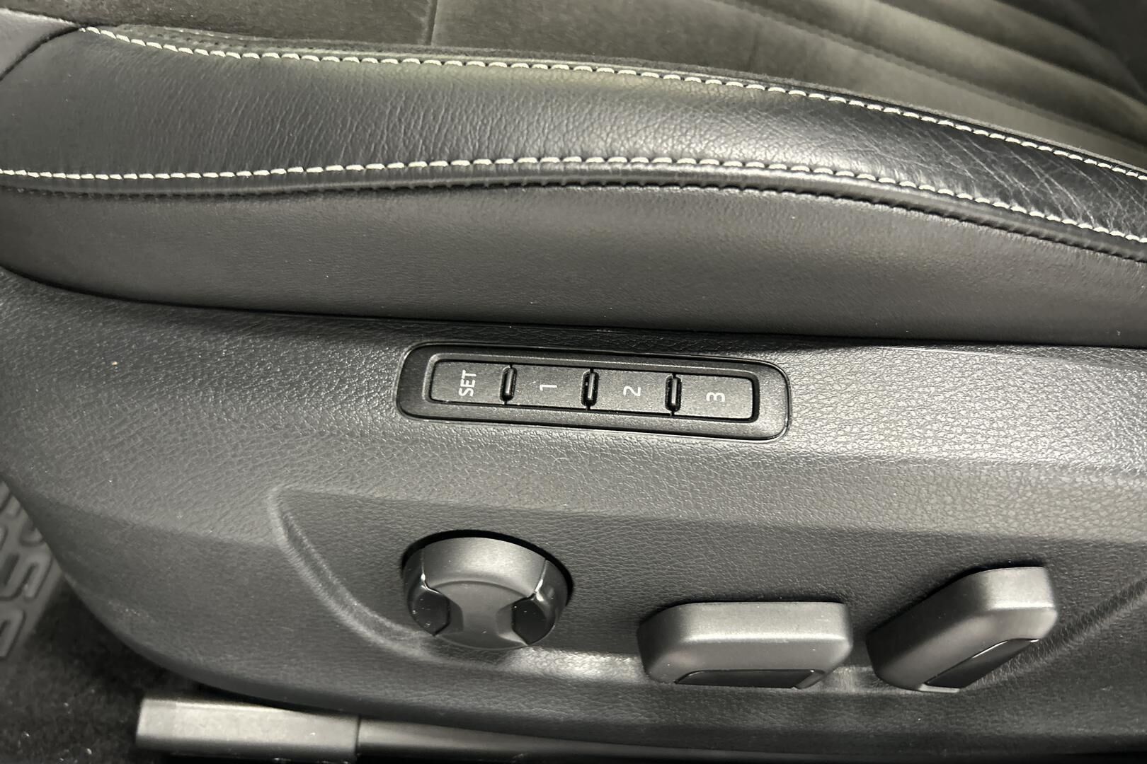 Skoda Superb iso kuva 26