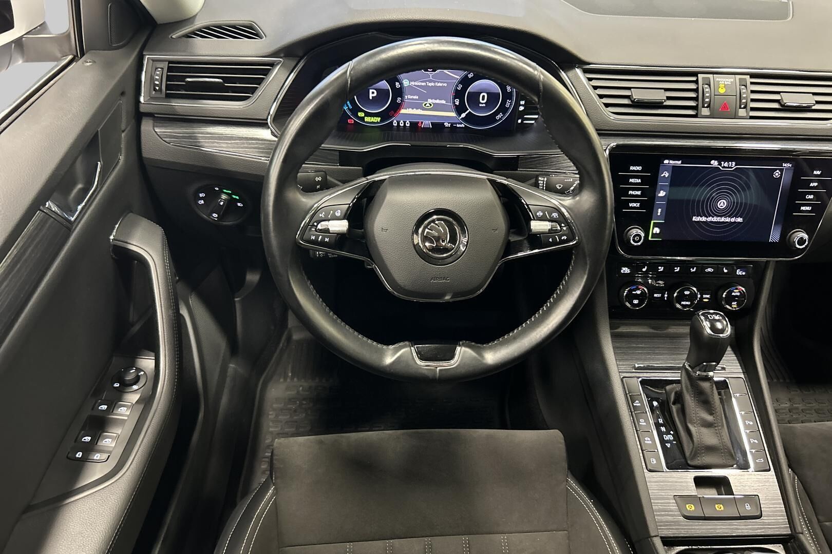 Skoda Superb iso kuva 29