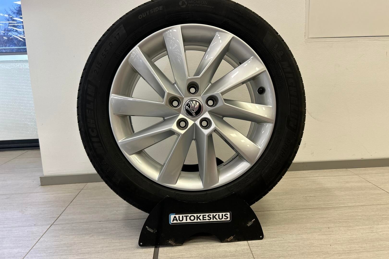 Skoda Superb iso kuva 33