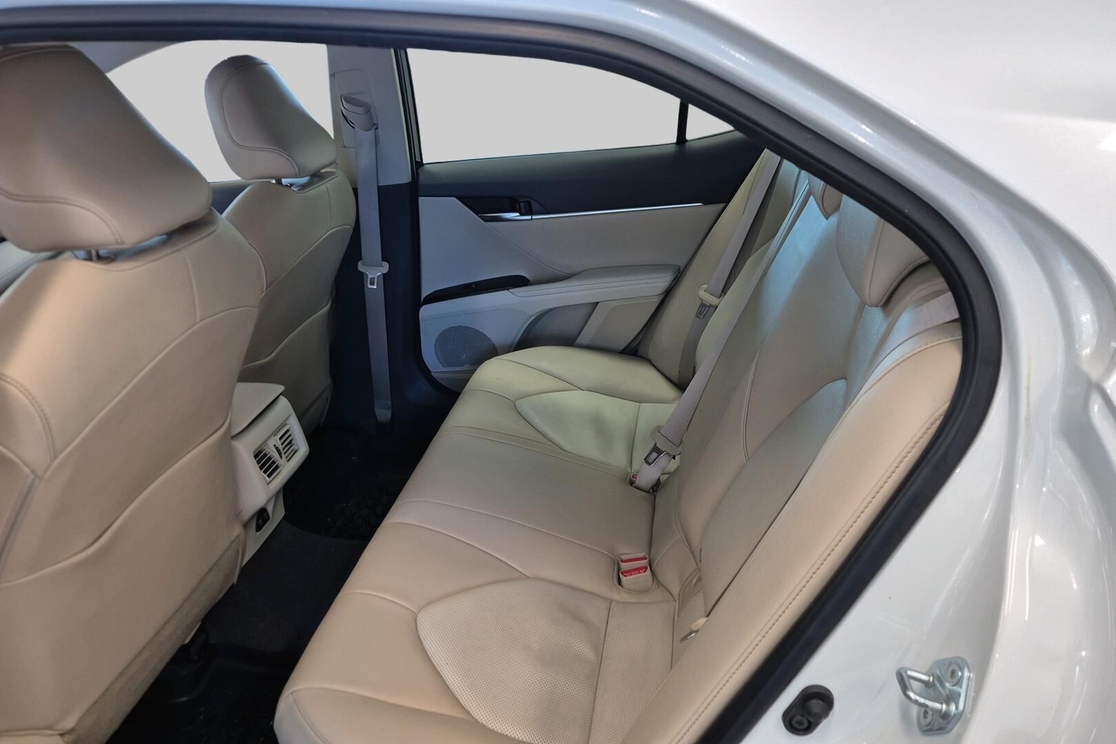 Toyota Camry iso kuva 10