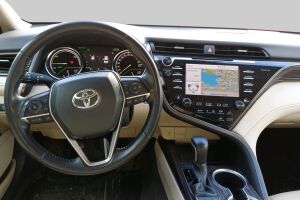 Toyota Camry esikatselu 2