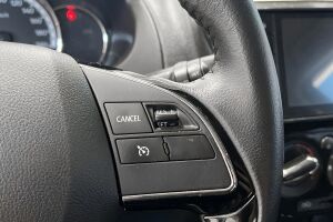 Mitsubishi Space Star esikatselu 18