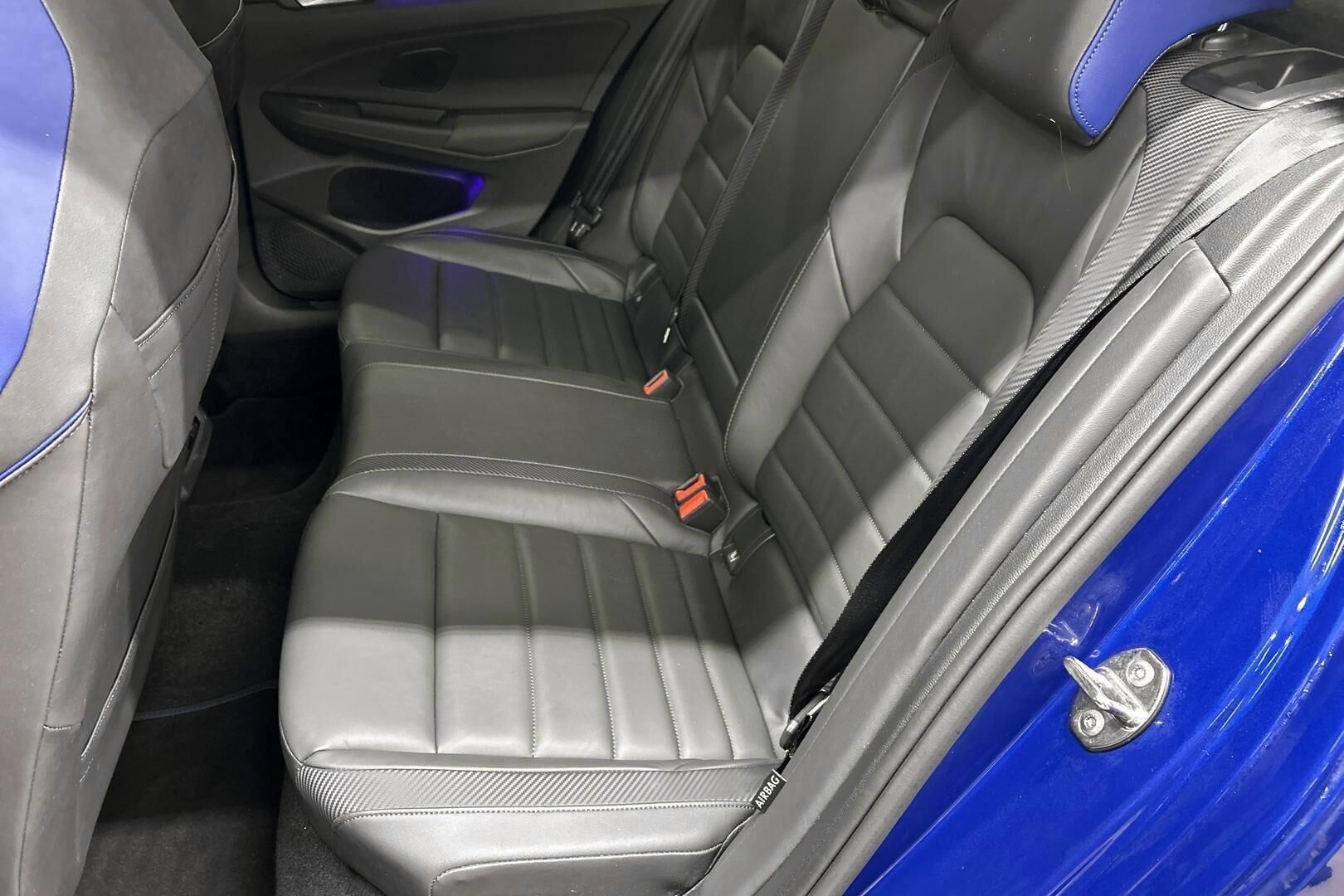 Volkswagen Golf iso kuva 9