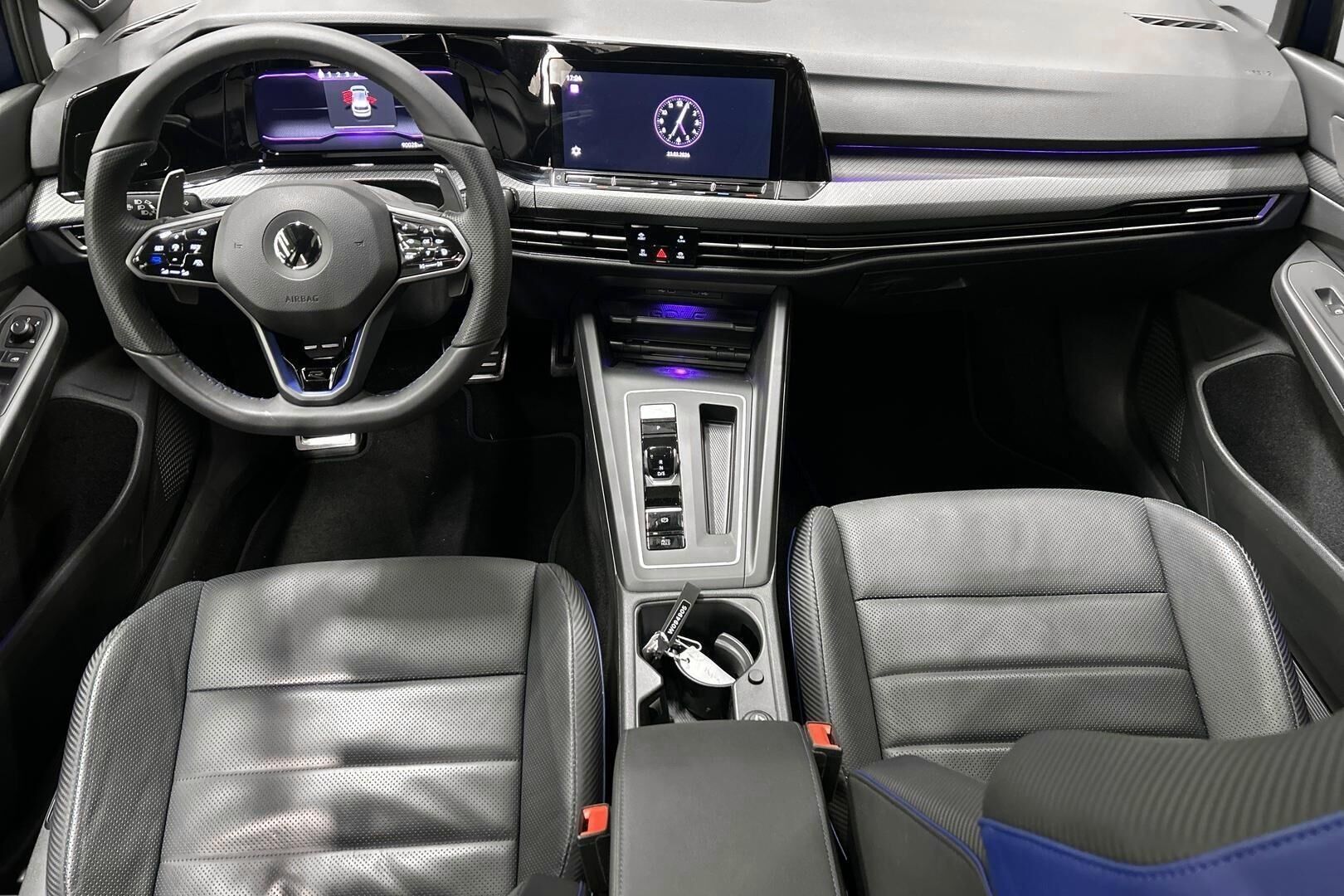 Volkswagen Golf iso kuva 10