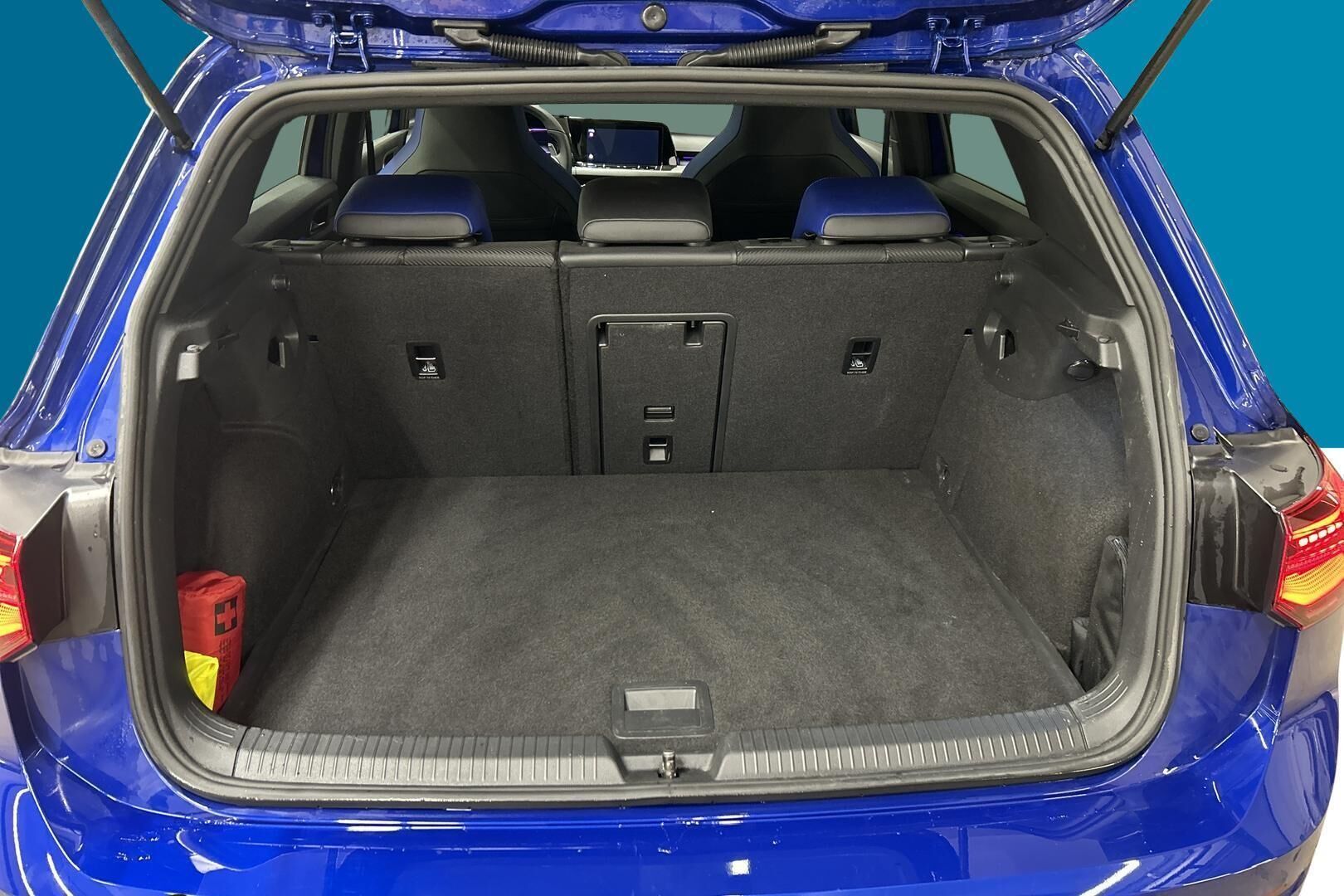 Volkswagen Golf iso kuva 11