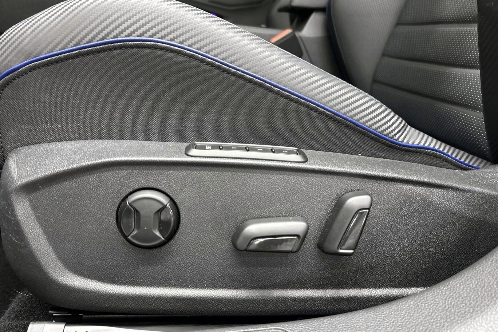 Volkswagen Golf iso kuva 25