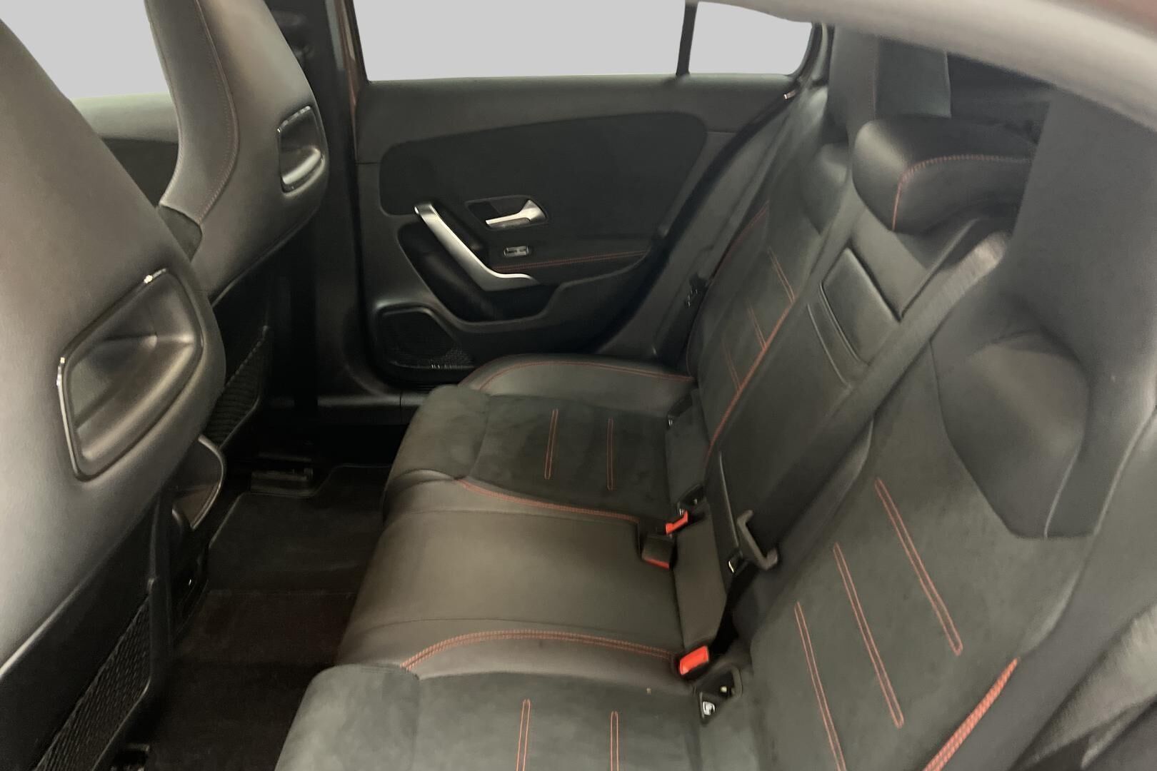 Mercedes-Benz A iso kuva 5