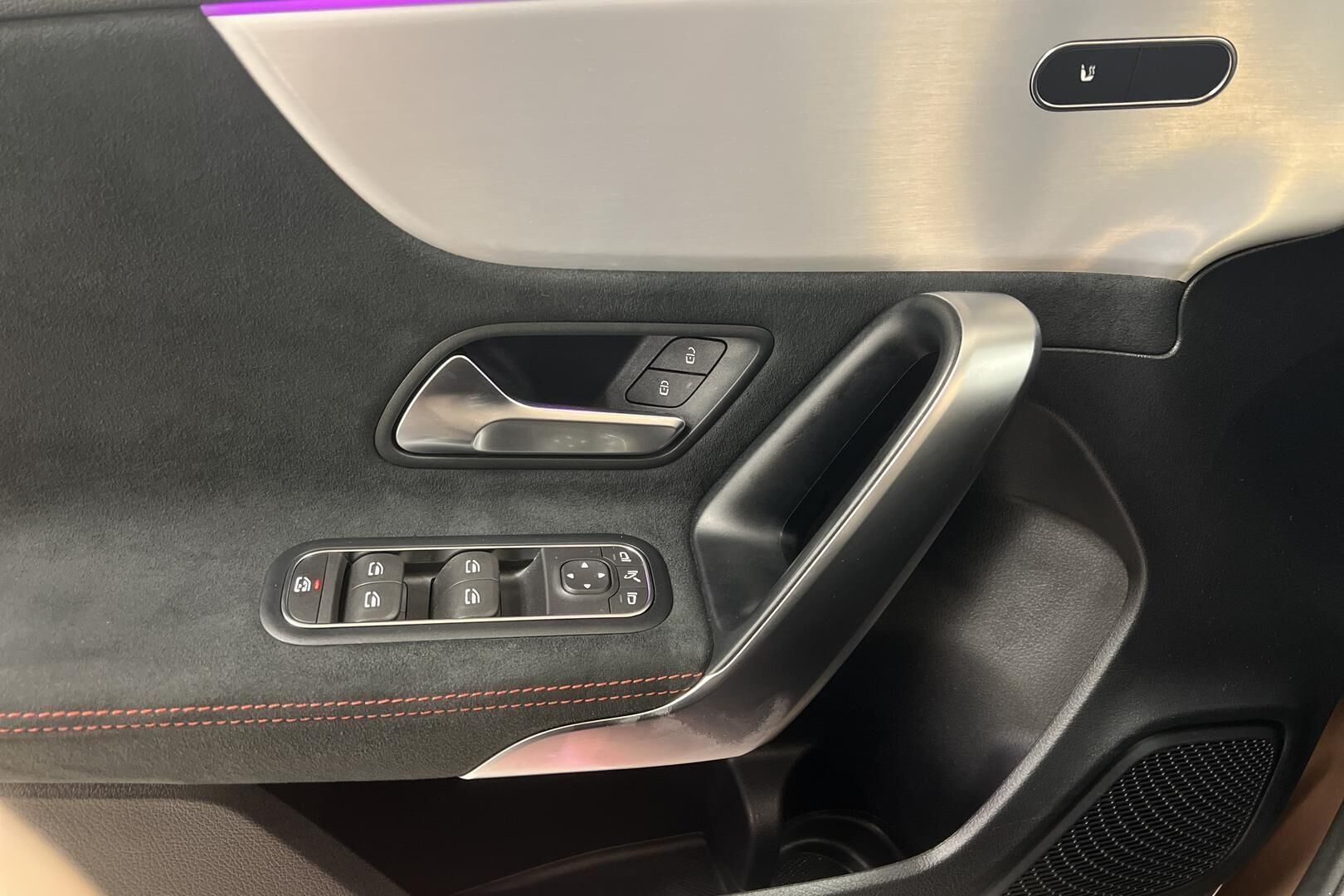 Mercedes-Benz A iso kuva 7