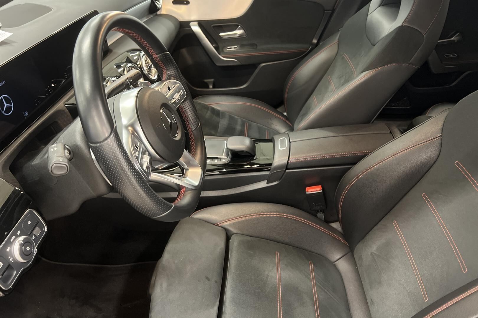 Mercedes-Benz A iso kuva 13