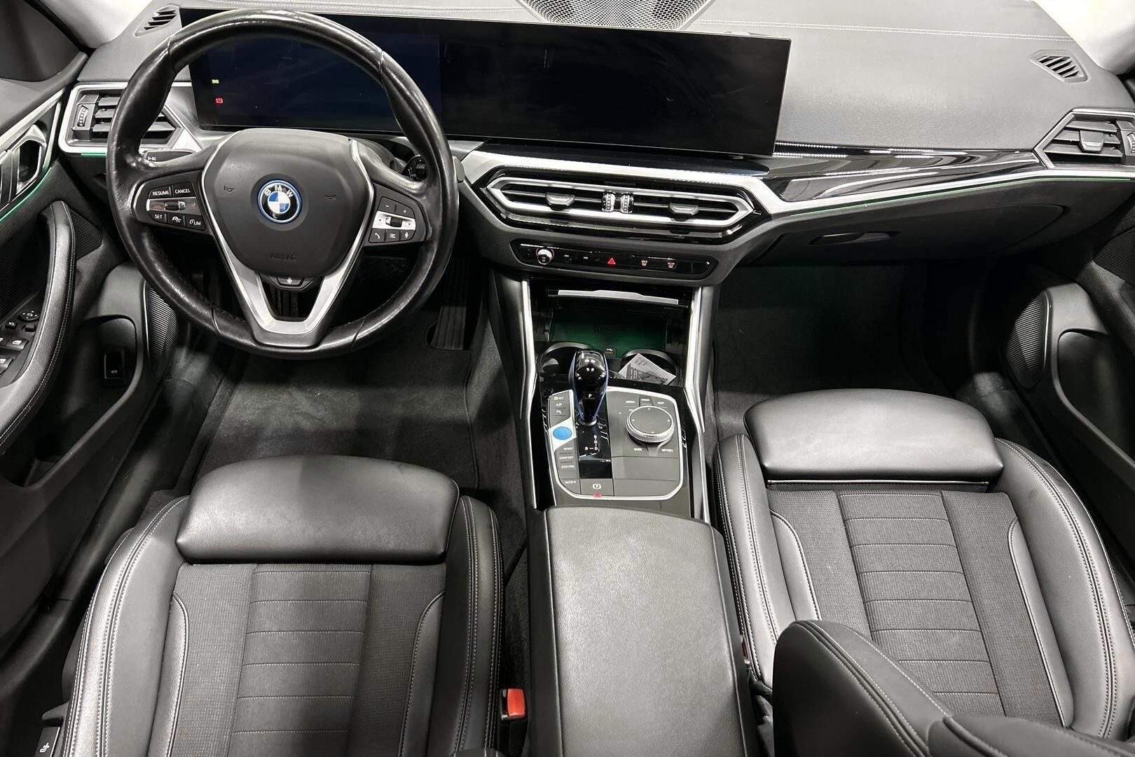 BMW i4 iso kuva 11