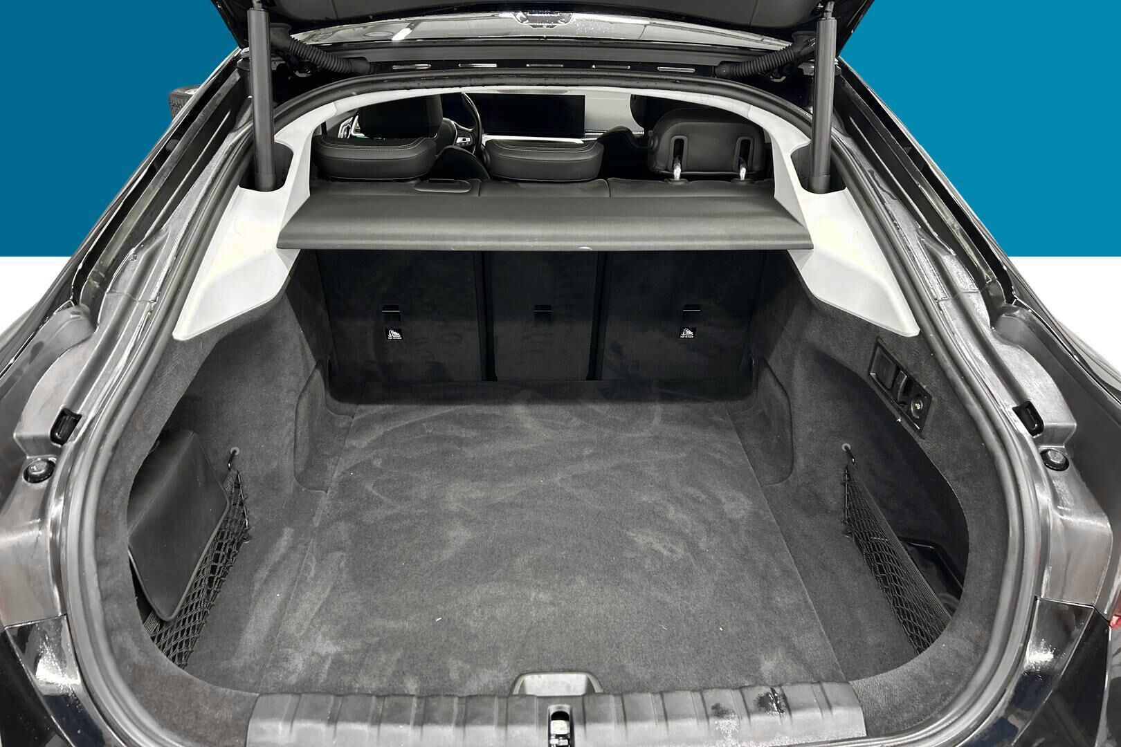 BMW i4 iso kuva 12