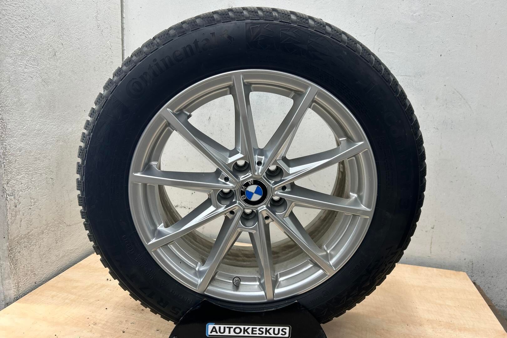 BMW i4 iso kuva 13