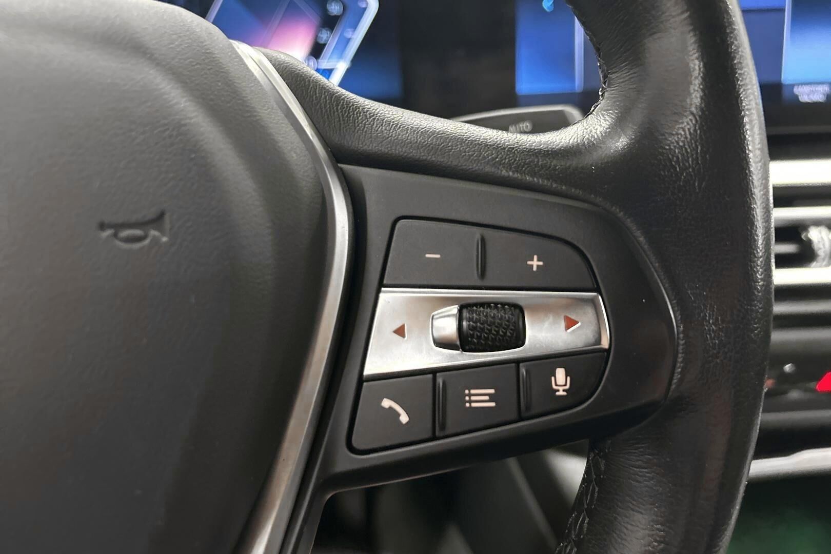BMW i4 iso kuva 16