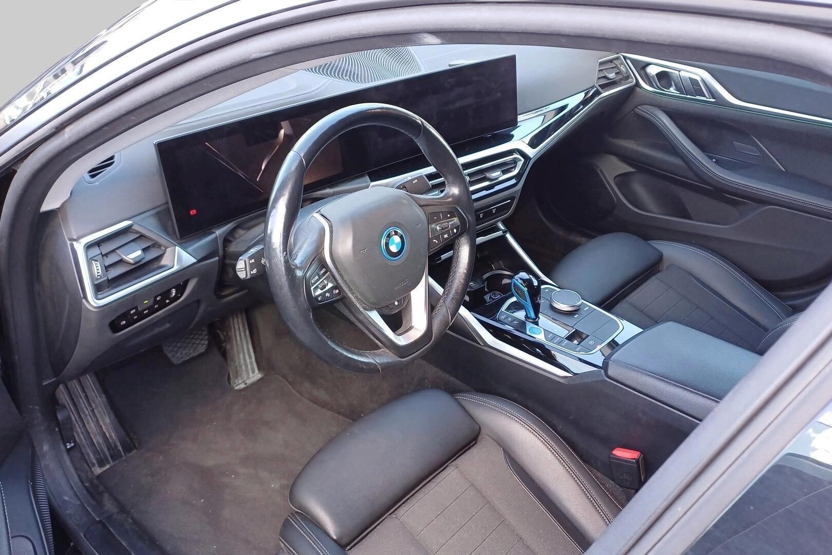 BMW i4 iso kuva 2