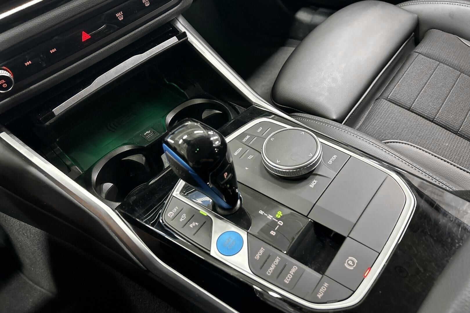BMW i4 iso kuva 20
