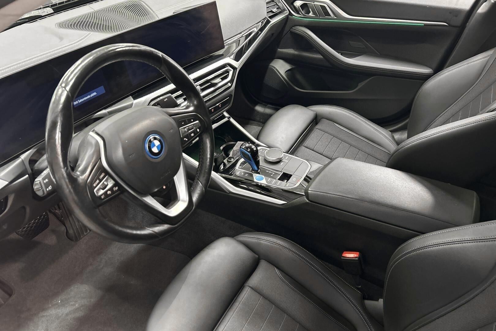 BMW i4 iso kuva 9
