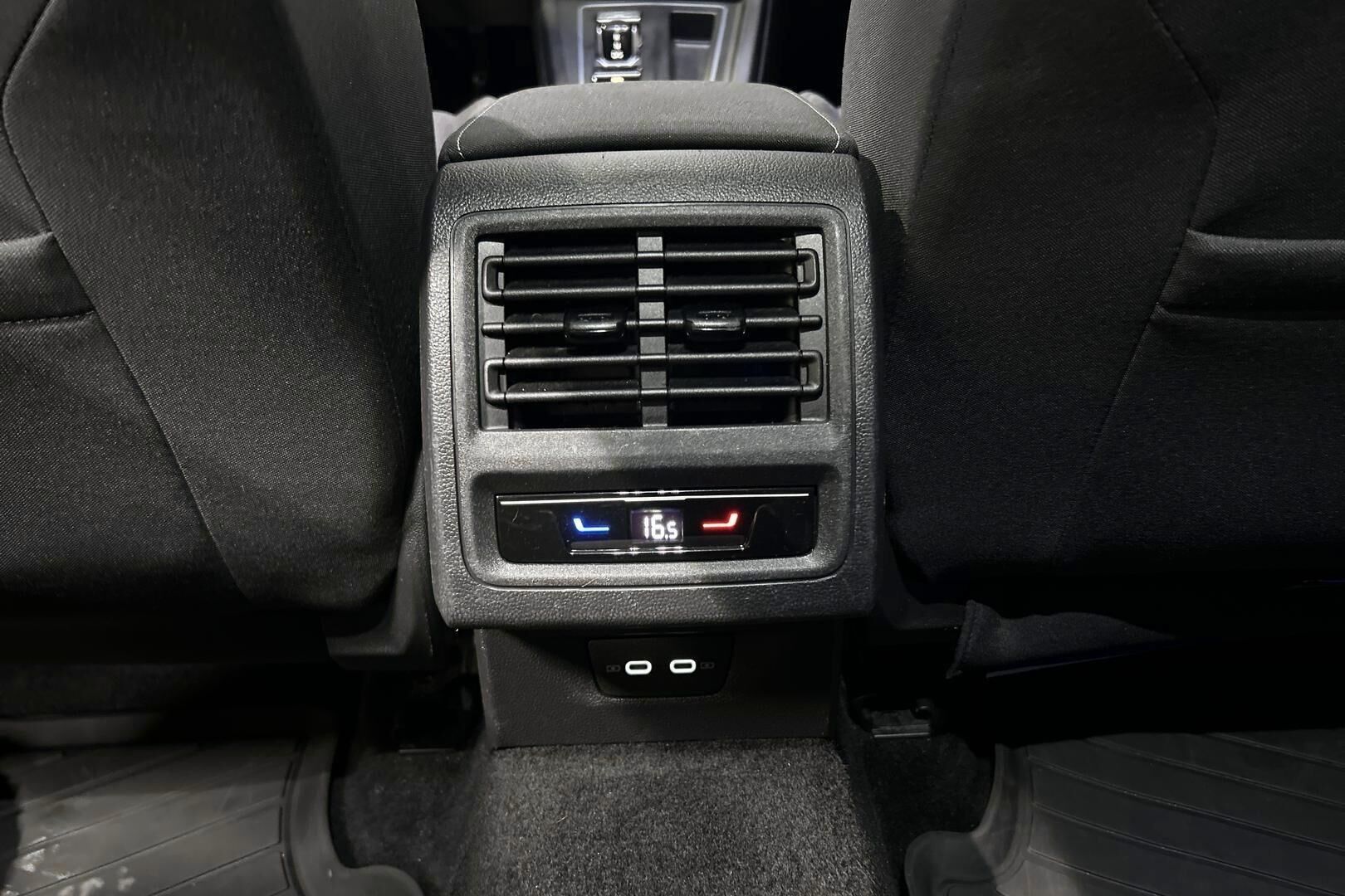 Volkswagen Golf iso kuva 13
