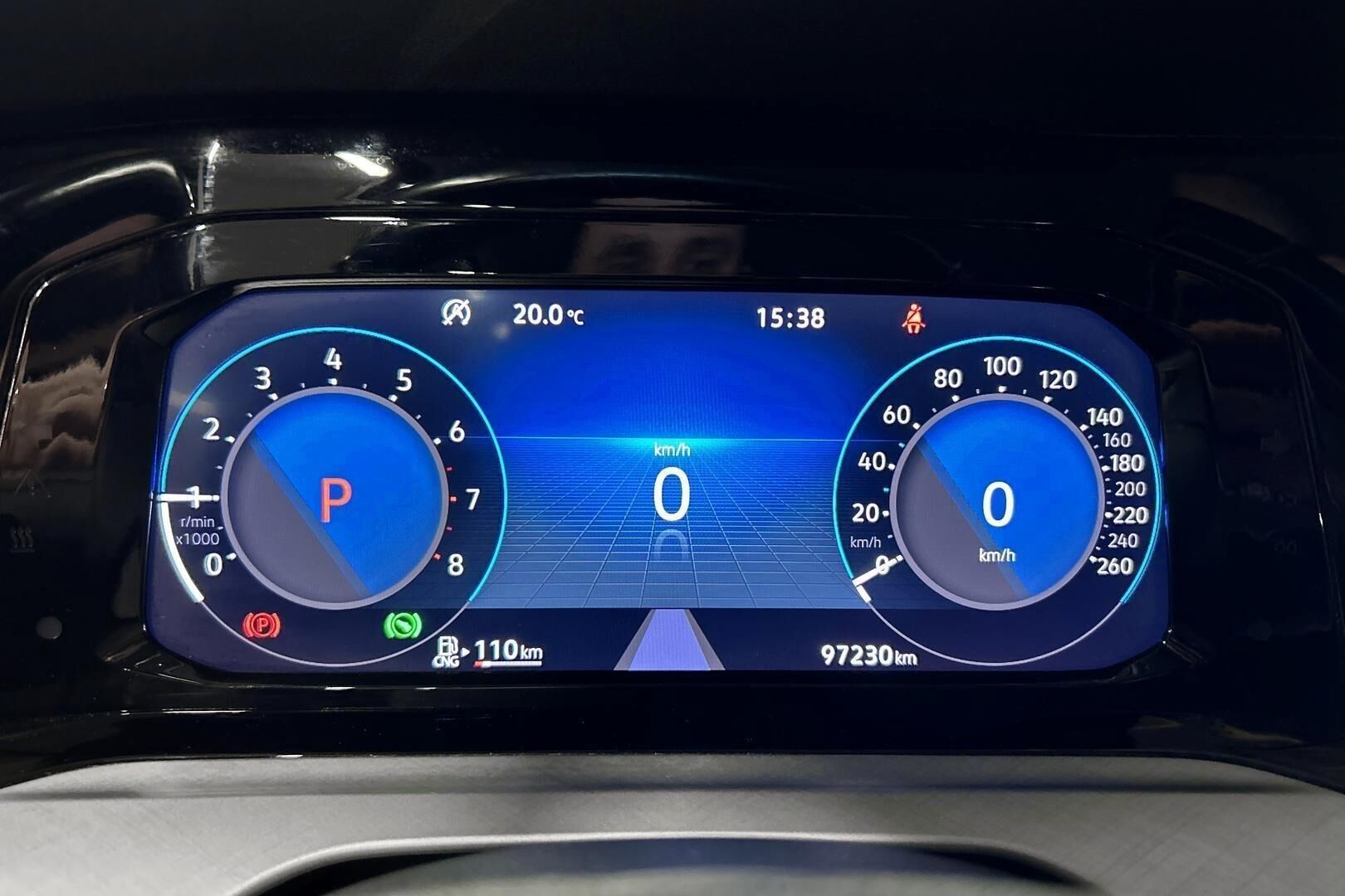 Volkswagen Golf iso kuva 14