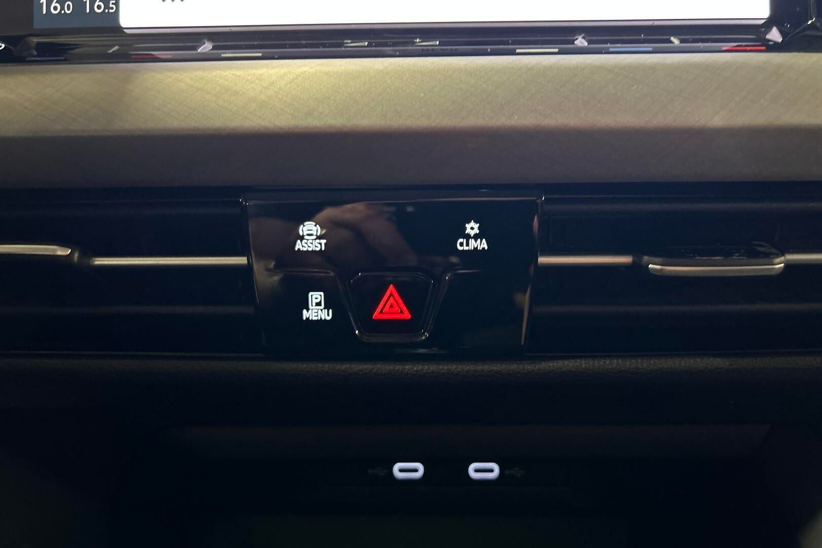 Volkswagen Golf iso kuva 30