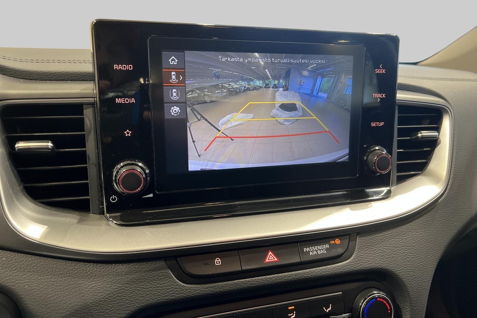 Kia Ceed iso kuva 15