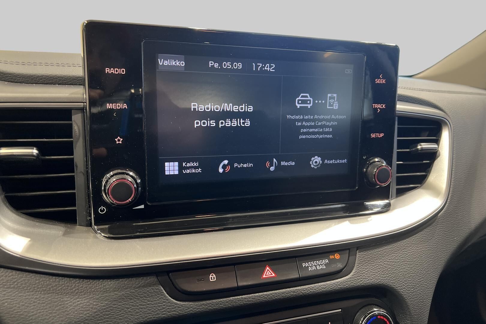 Kia Ceed iso kuva 16