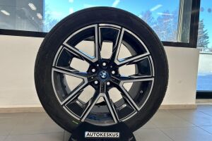 BMW i4 M50 esikatselu 11