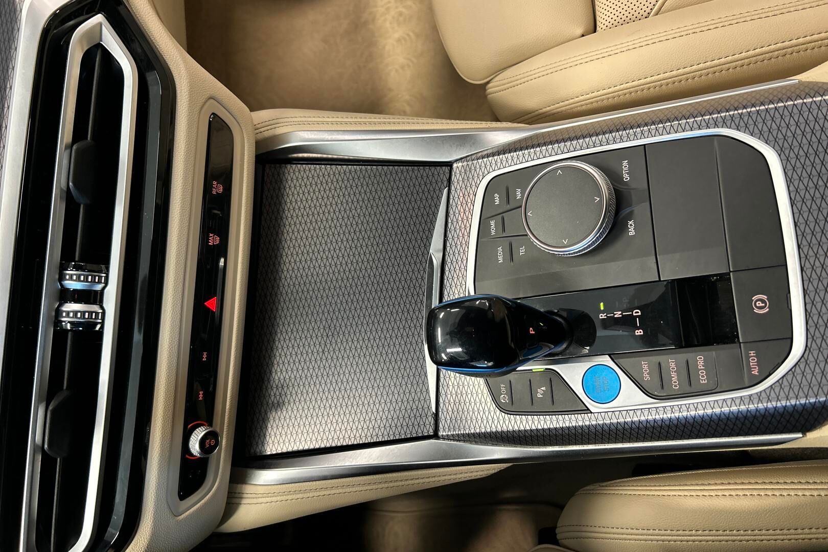 BMW i4 M50 iso kuva 22