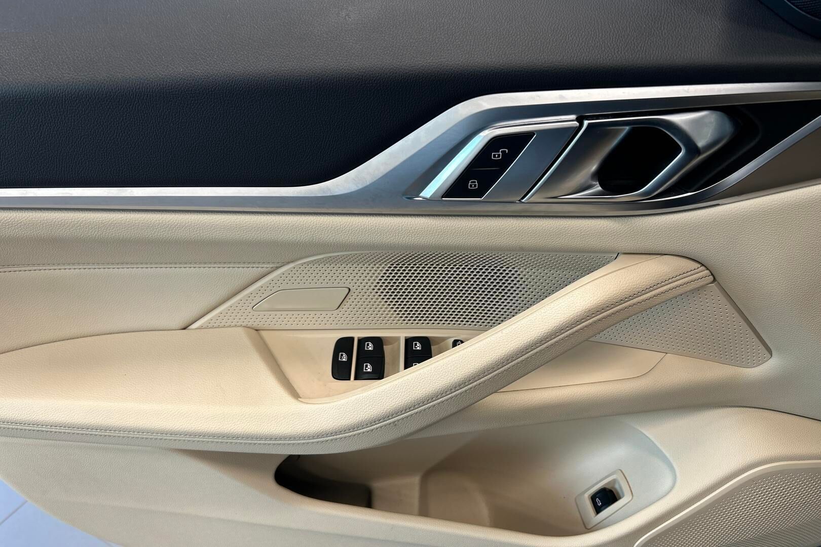 BMW i4 M50 iso kuva 21