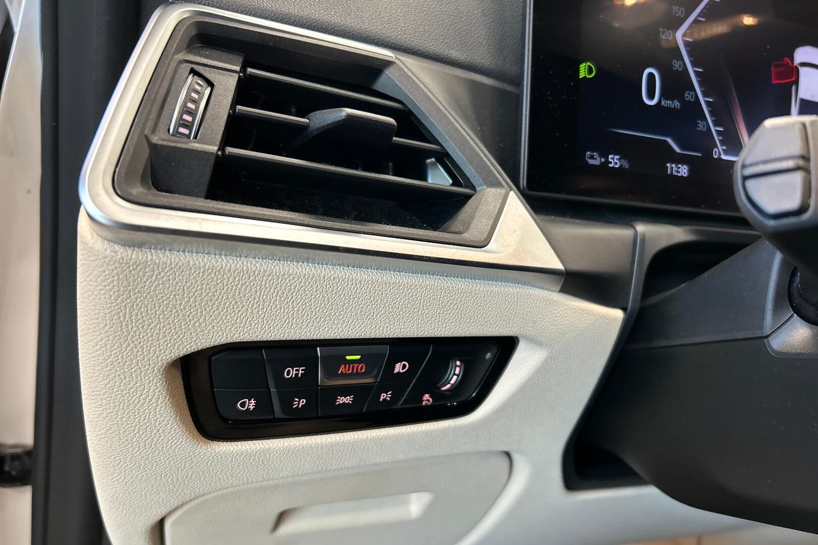 BMW i4 M50 iso kuva 16