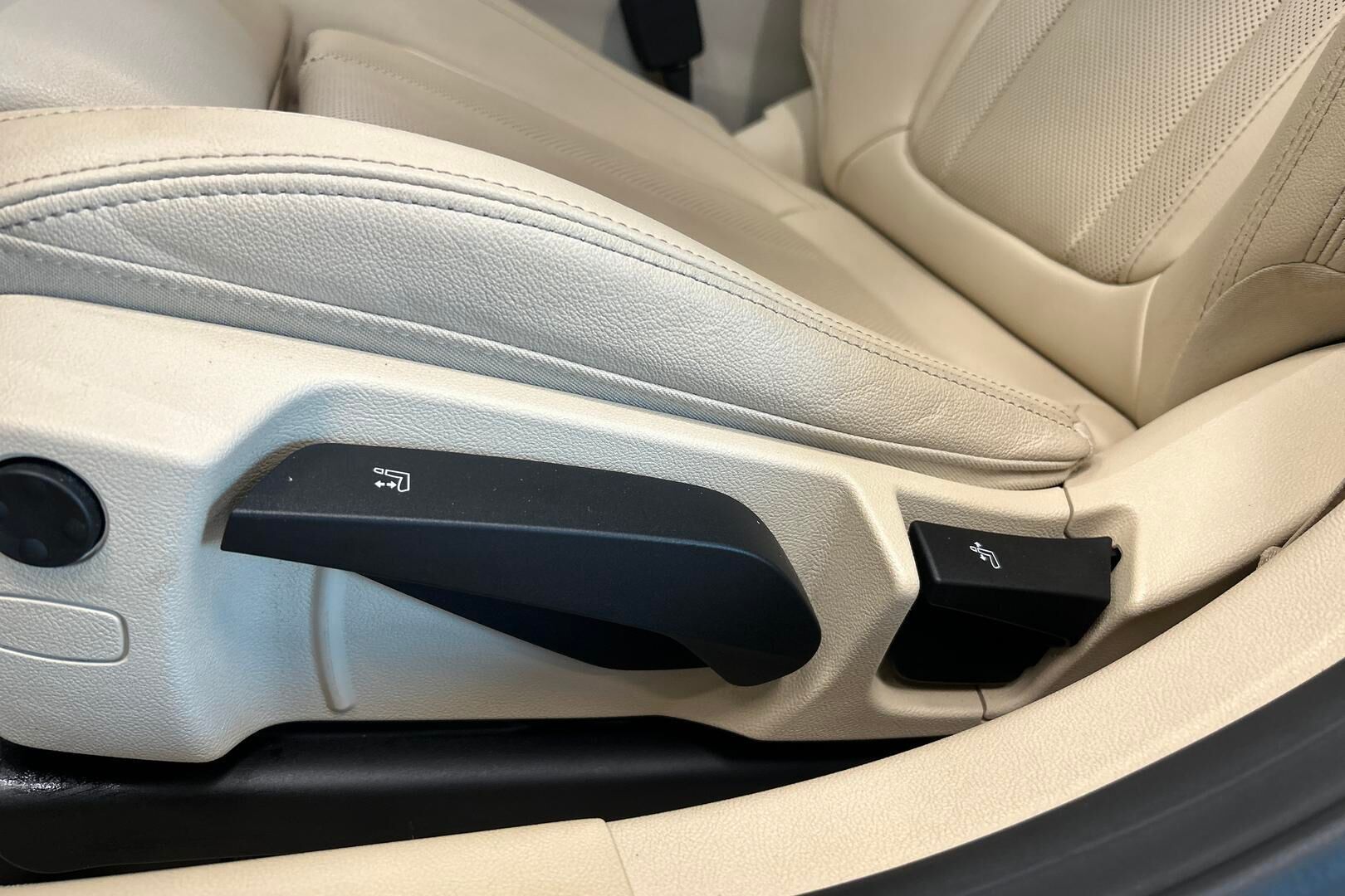 BMW i4 M50 iso kuva 17