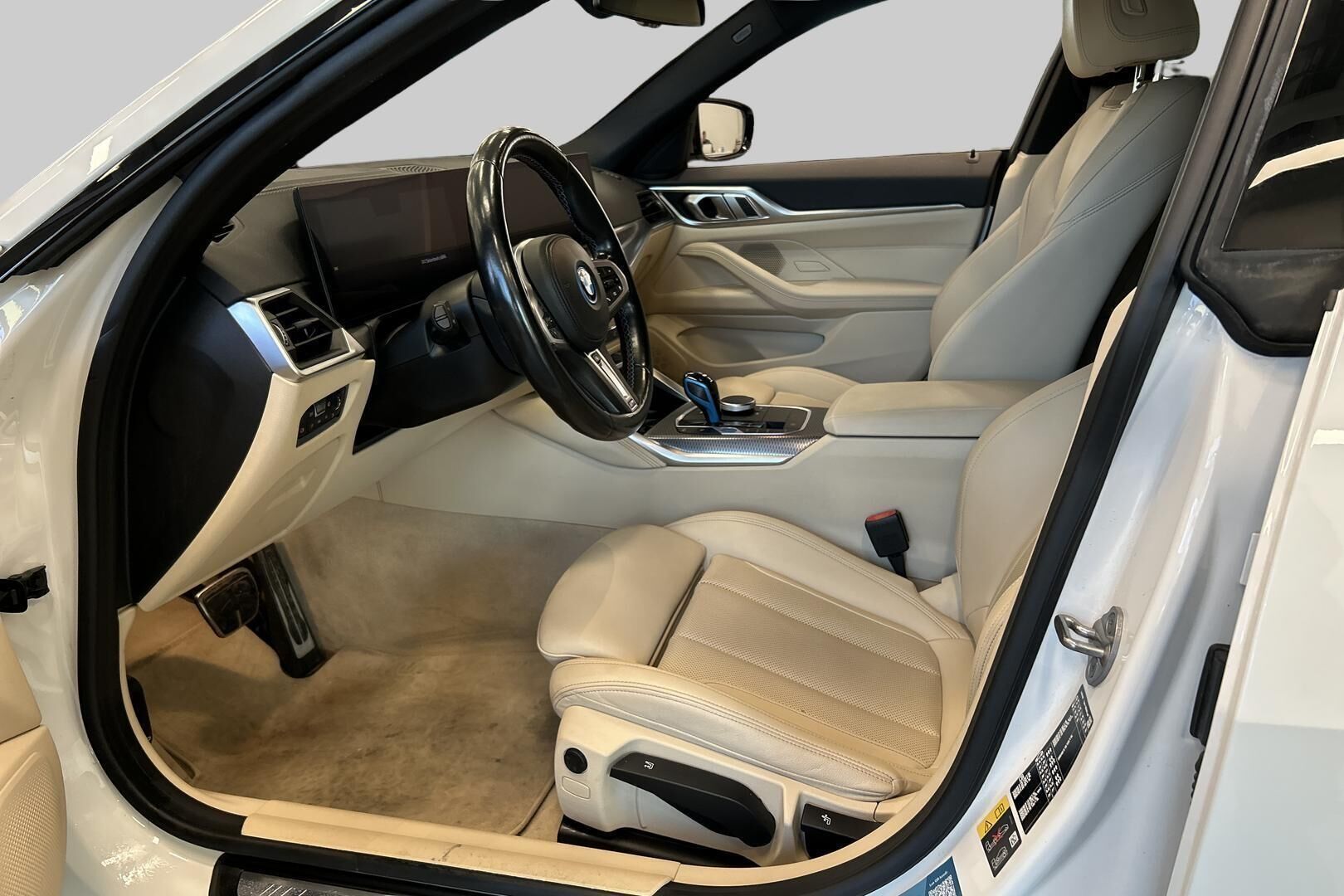 BMW i4 M50 iso kuva 7