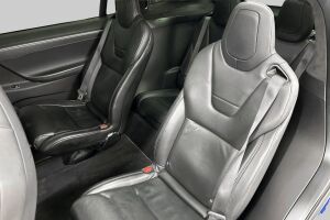 Tesla Model X esikatselu 8