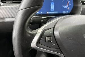 Tesla Model X esikatselu 14