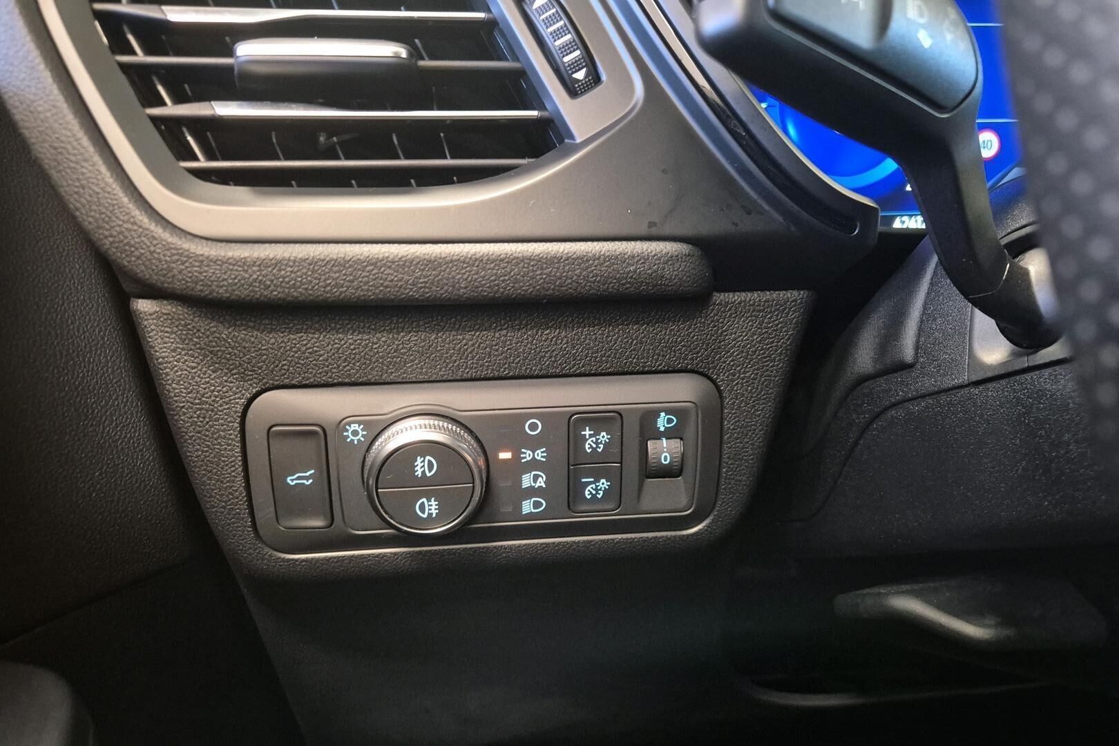 Ford Kuga iso kuva 19