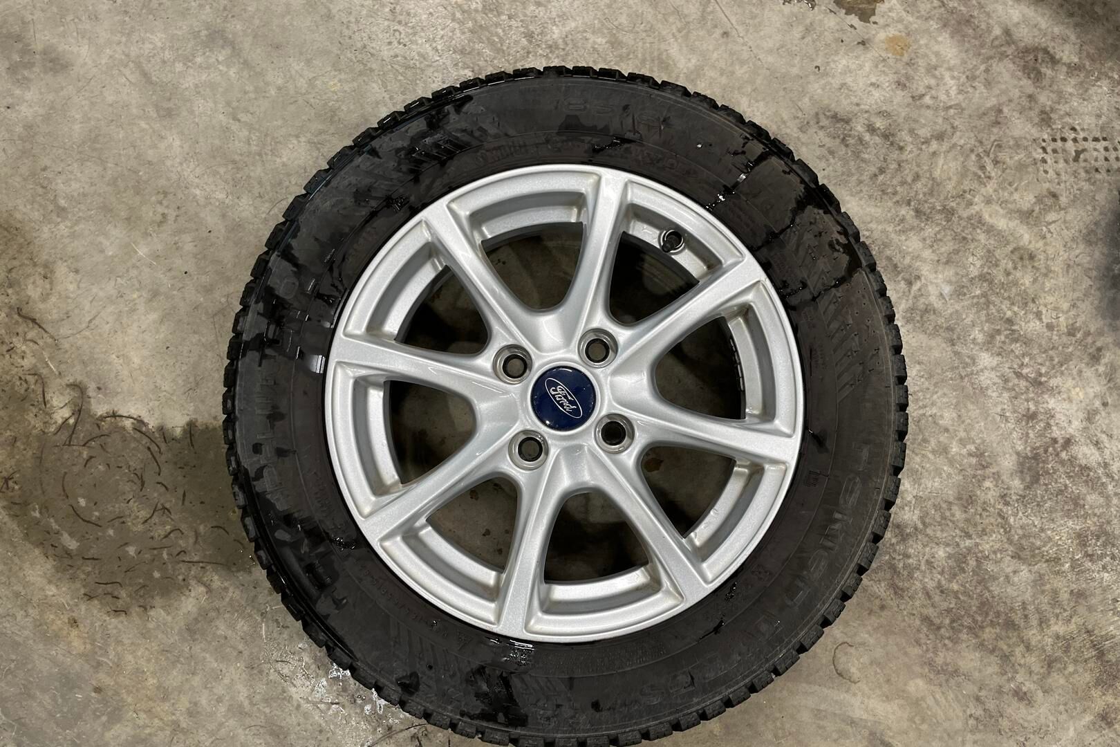 Ford Fiesta iso kuva 16