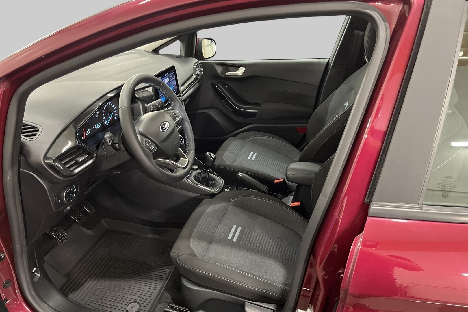 Ford Fiesta iso kuva 7