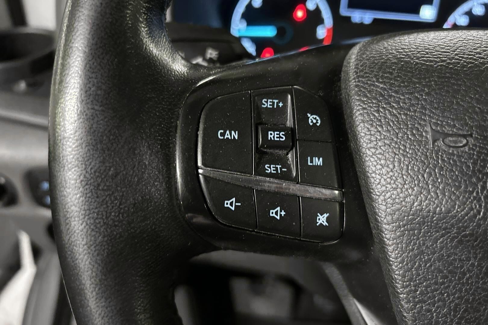 Ford Transit iso kuva 21