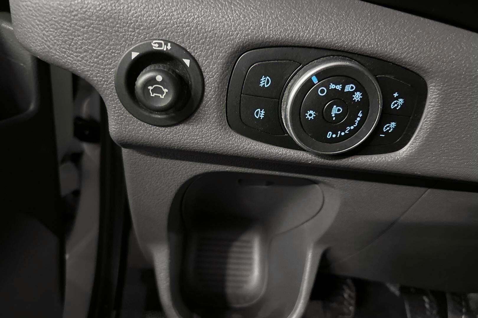 Ford Transit iso kuva 24