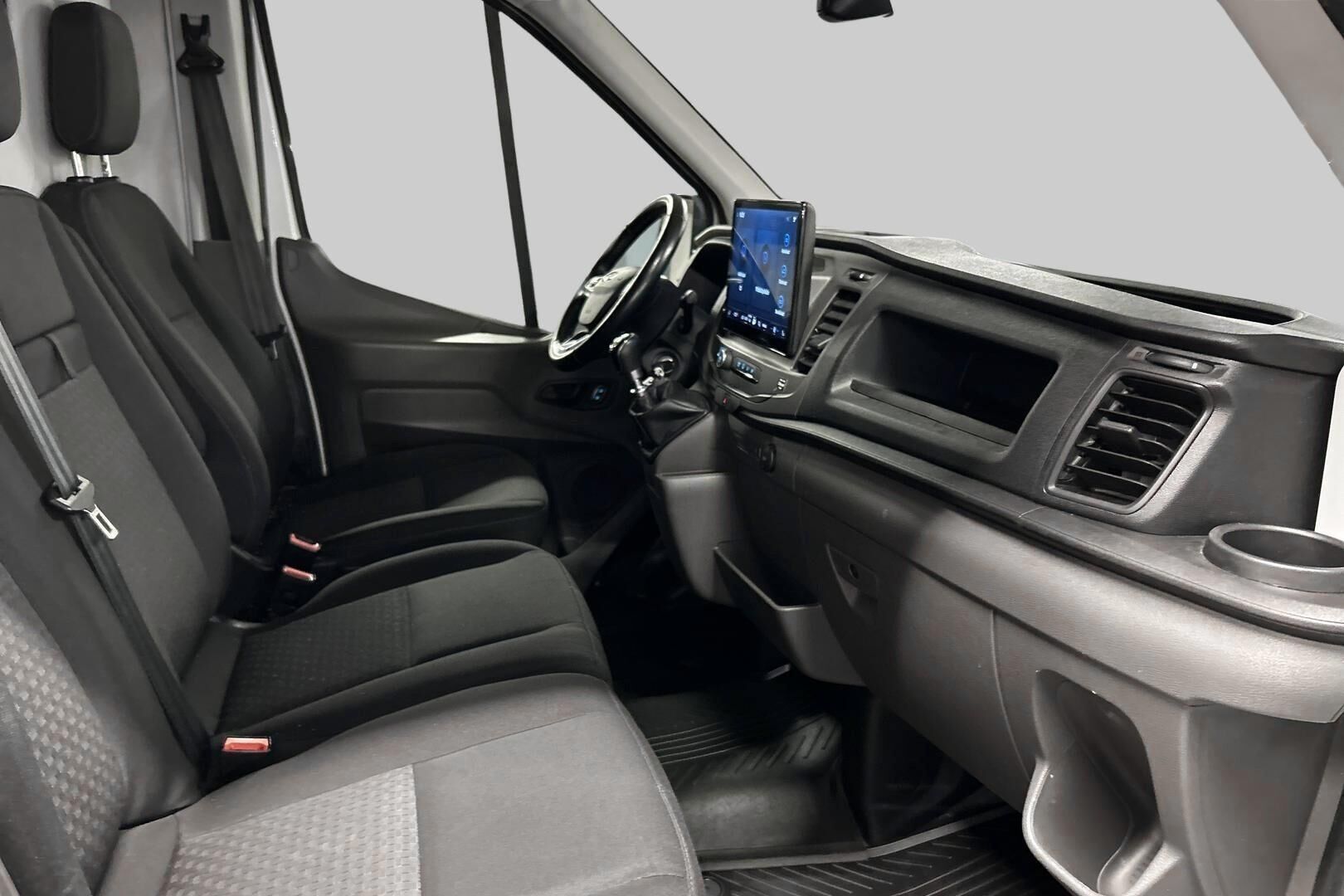 Ford Transit iso kuva 9