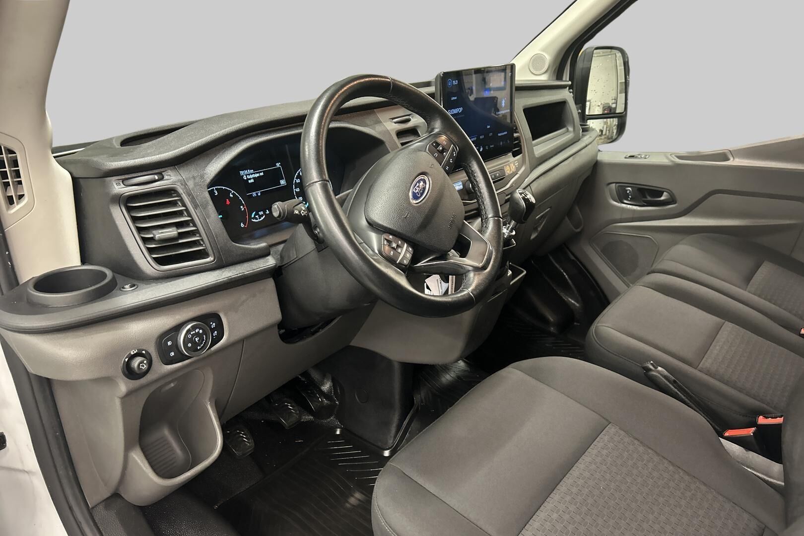 Ford Transit iso kuva 9