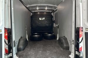 Ford Transit esikatselu 11