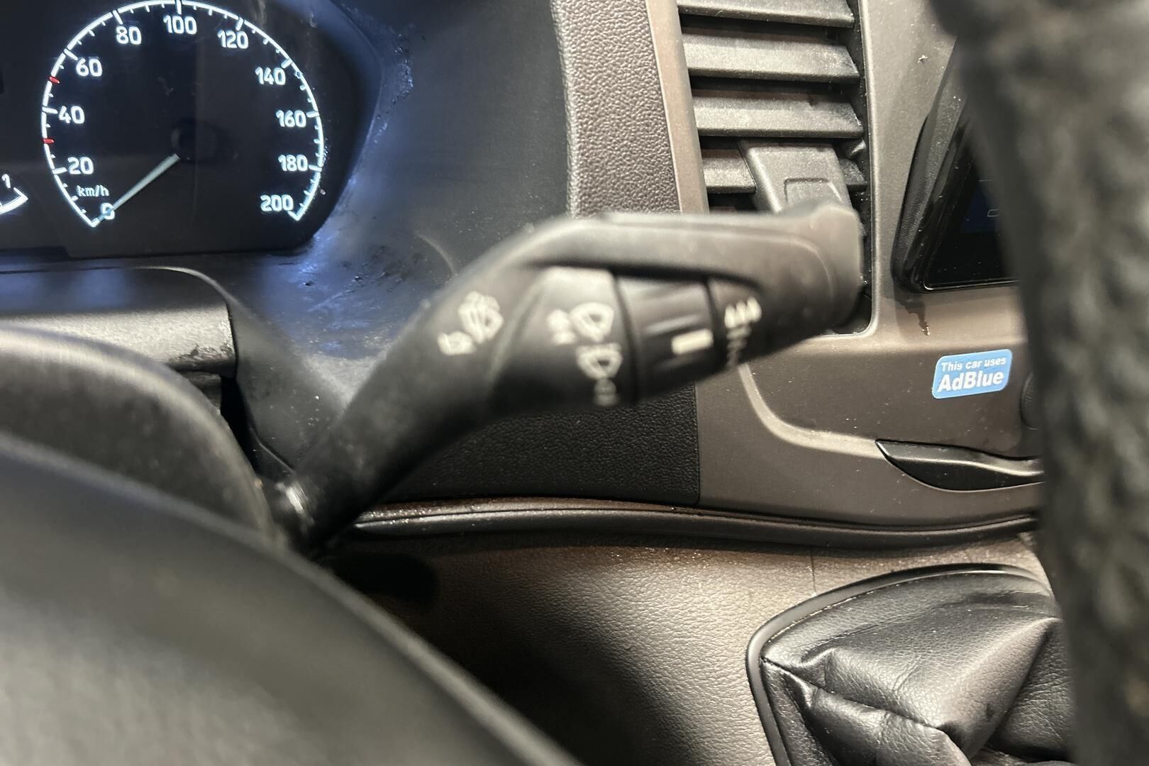 Ford Transit iso kuva 18