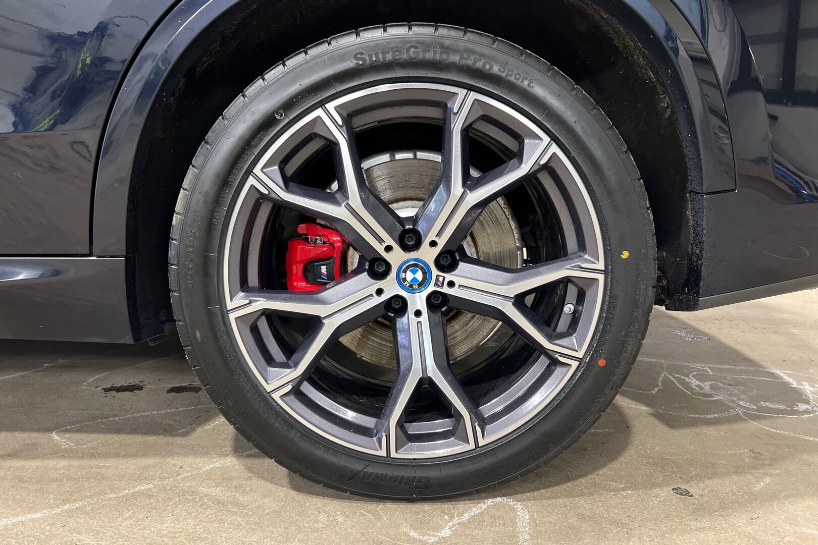 BMW X5 iso kuva 8