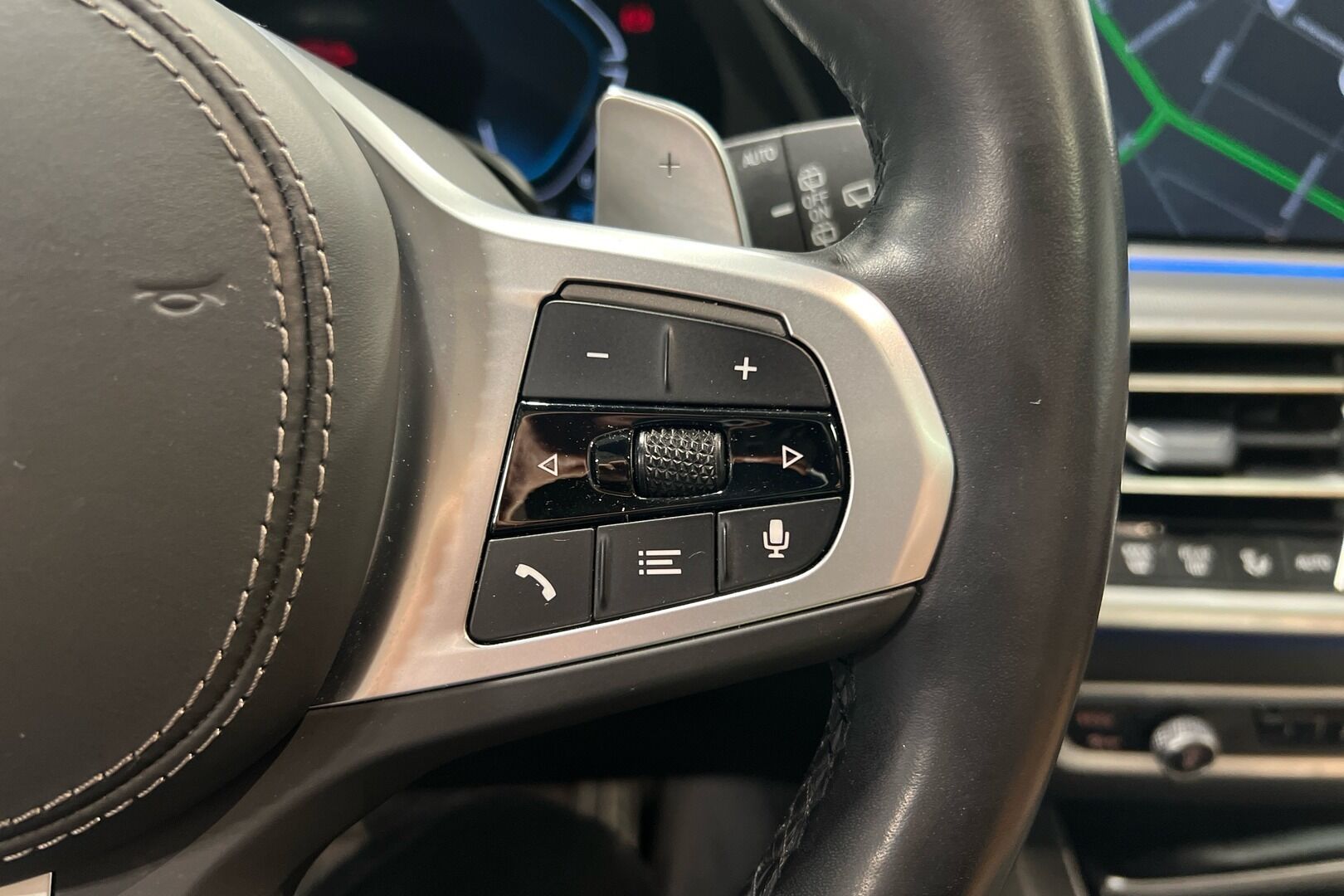 BMW X5 iso kuva 14