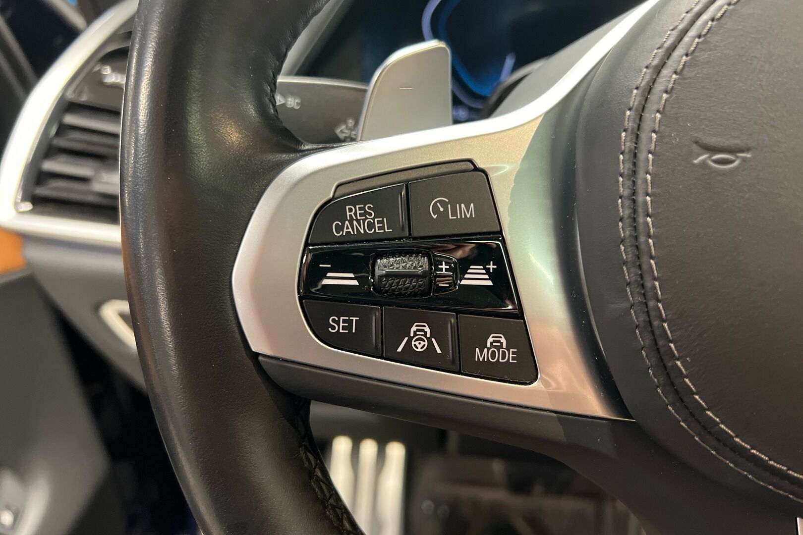 BMW X5 iso kuva 15